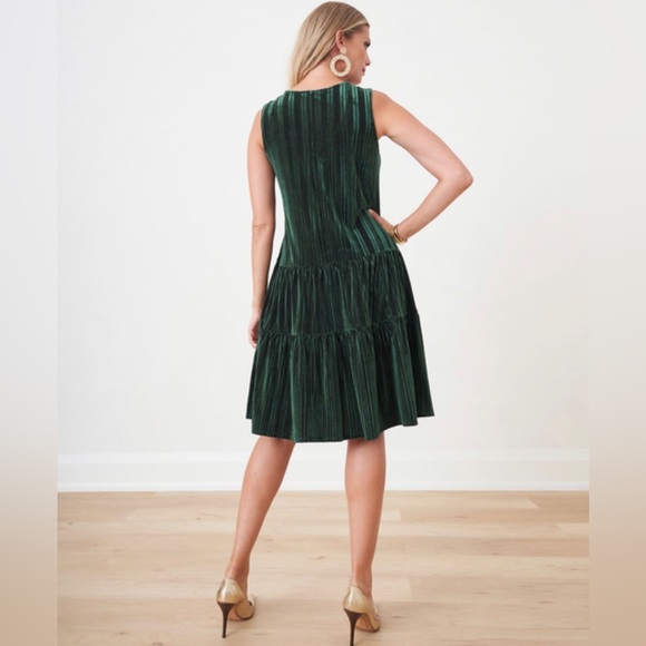 NWT Cleo Green Velvet Scoop Neck Swing Sleeveless Dress XL - Picture 3 of 6